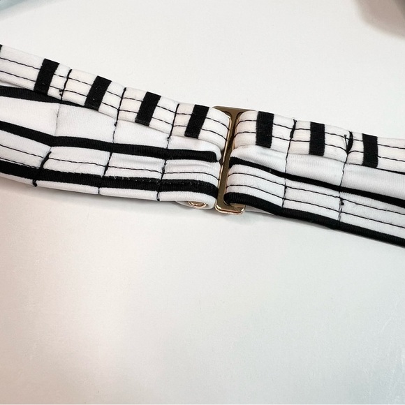 Victoria’s Secret Wrap Halter Bikini Top & Classic Hipster Bottoms Set 34B/Small - Picture 6 of 14